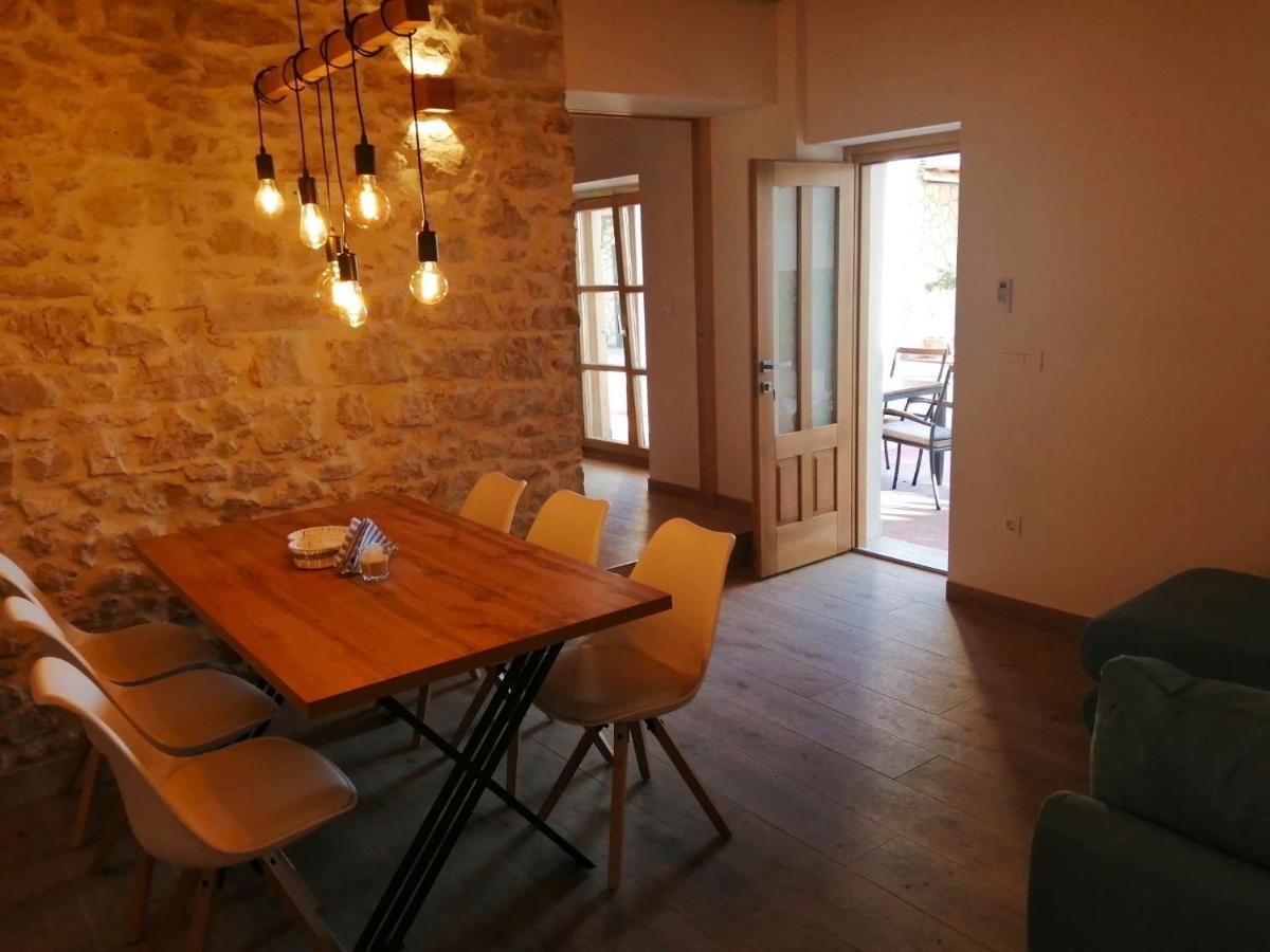 Apartments Dalmatian Stone House Turanj Exterior photo