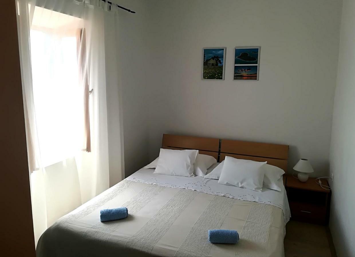 Apartments Dalmatian Stone House Turanj Exterior photo